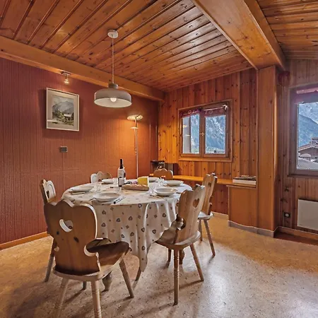 La Perseverance15 - 2br Sleeps 6 | Near Lift & Mont Blanc Views - Happy * Chamonix